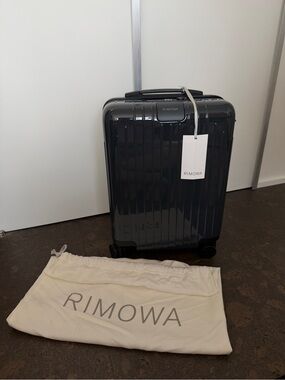 Rimowa Dark Green Carry-On Spinner Luggage
